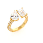 Cashé Moi Es Toi Bridal Ring 18kt YG Lab Diamond Pear 2.05ct & Emerald 2.05ct - Melee 1.48ct / 5.58cttw EVVS2 IGI 5.8gr Size 6.75 RN00174