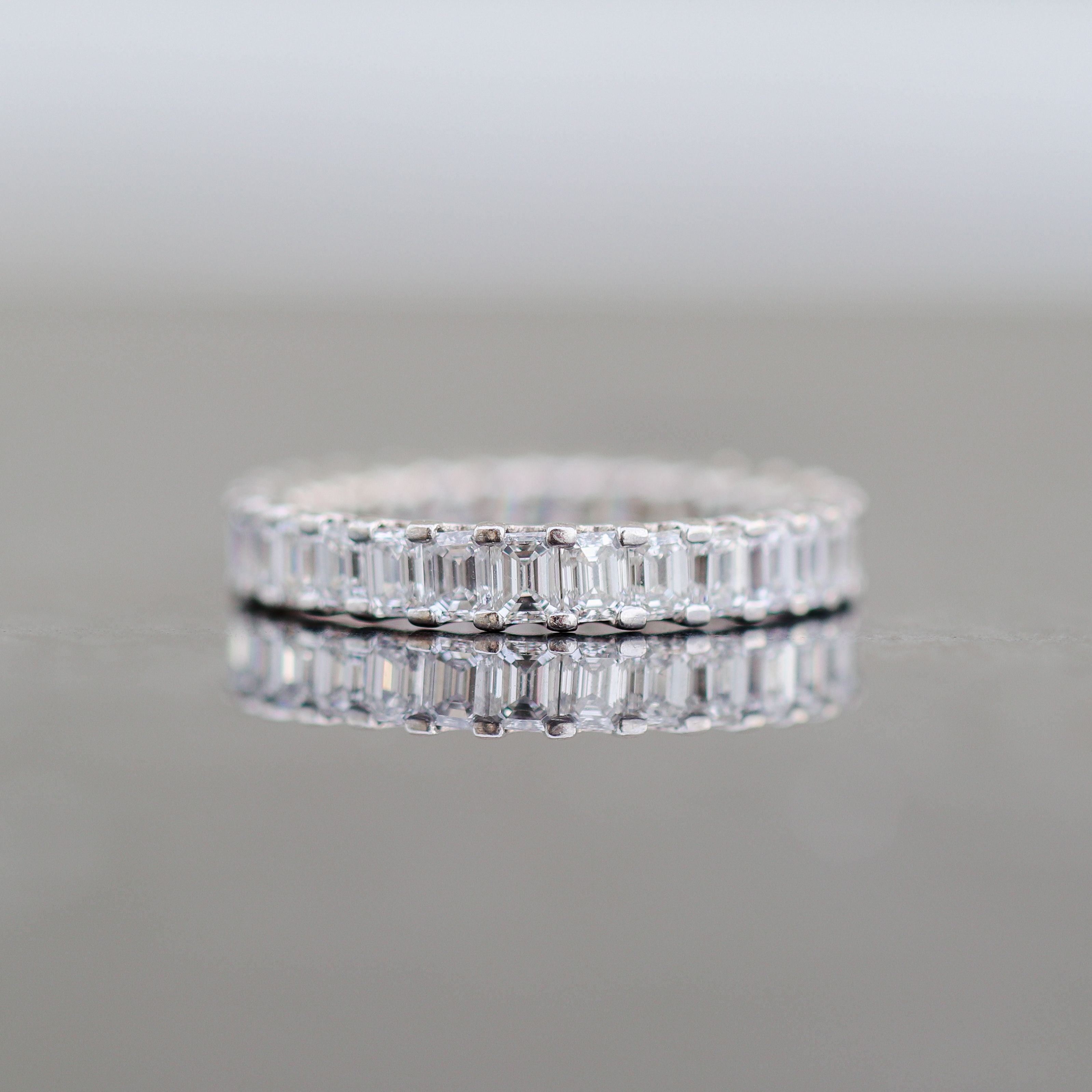 Emerald Cut Eternity Ring 14kt WG 2.3gr Size 6 2.65cttw SI/I-GHI RN000300