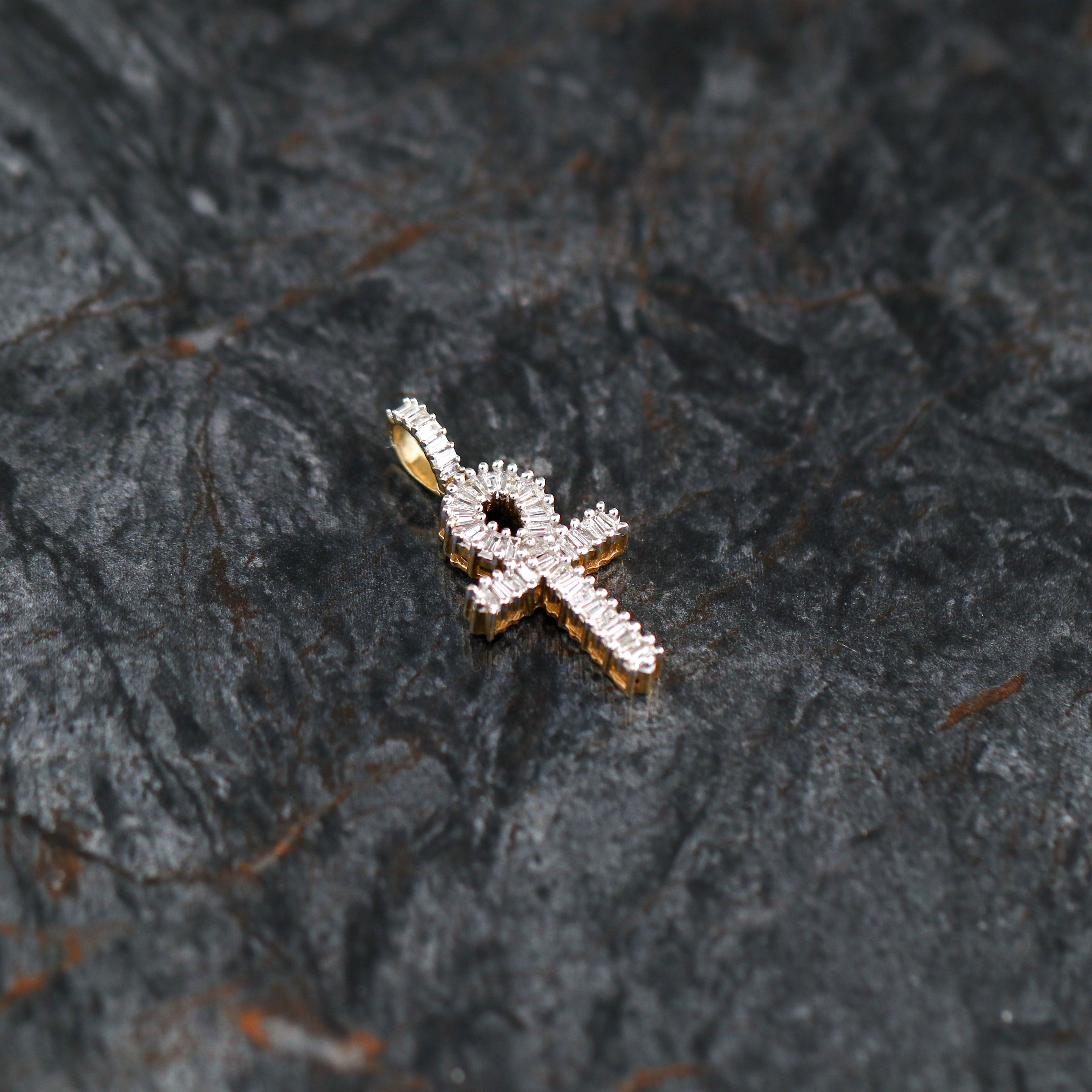 Baguette Ankh Pendant 10kt YG 4.0gr 0.78cttw SI-I GHIJ PN0001000