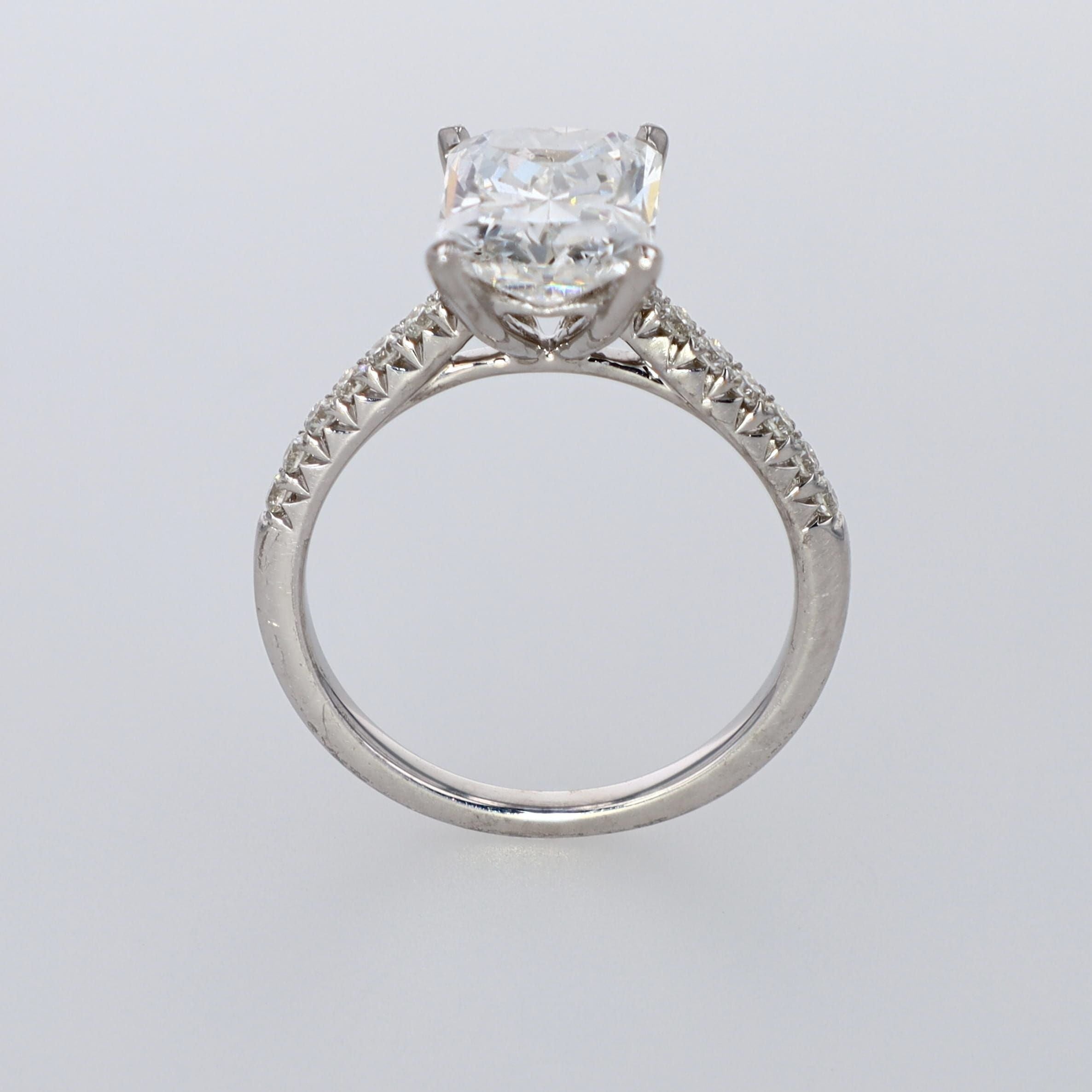Cashé Emerald Diamond Ring VVS F 2.02ctc LAB 18kt WG 14 RD 0.24ctw Size4 RN00182
