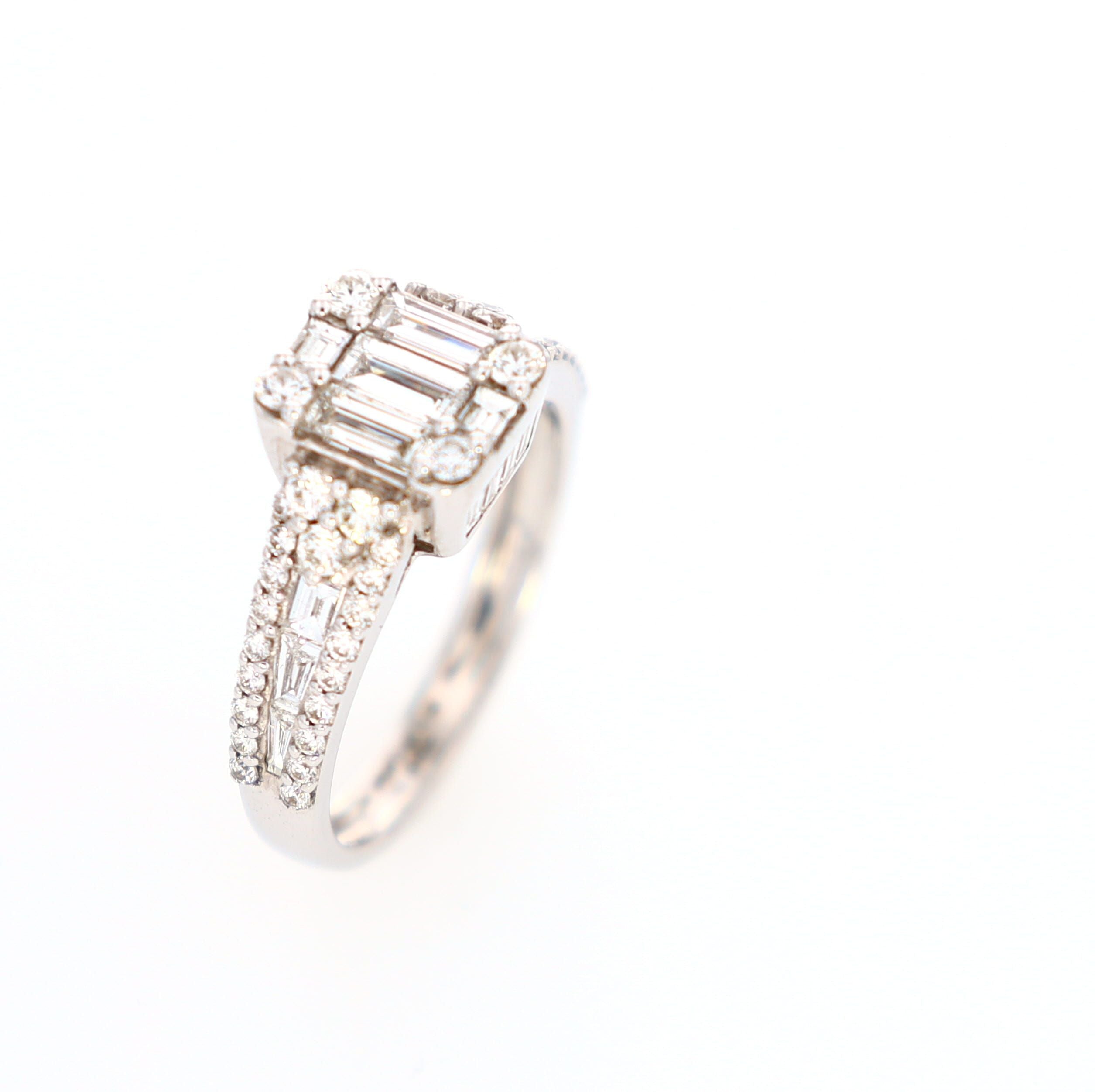 Baguette and Round Cashé Engagement Ring 18kt WG 5.1gr 1.51cttw SI-GHI RN000376
