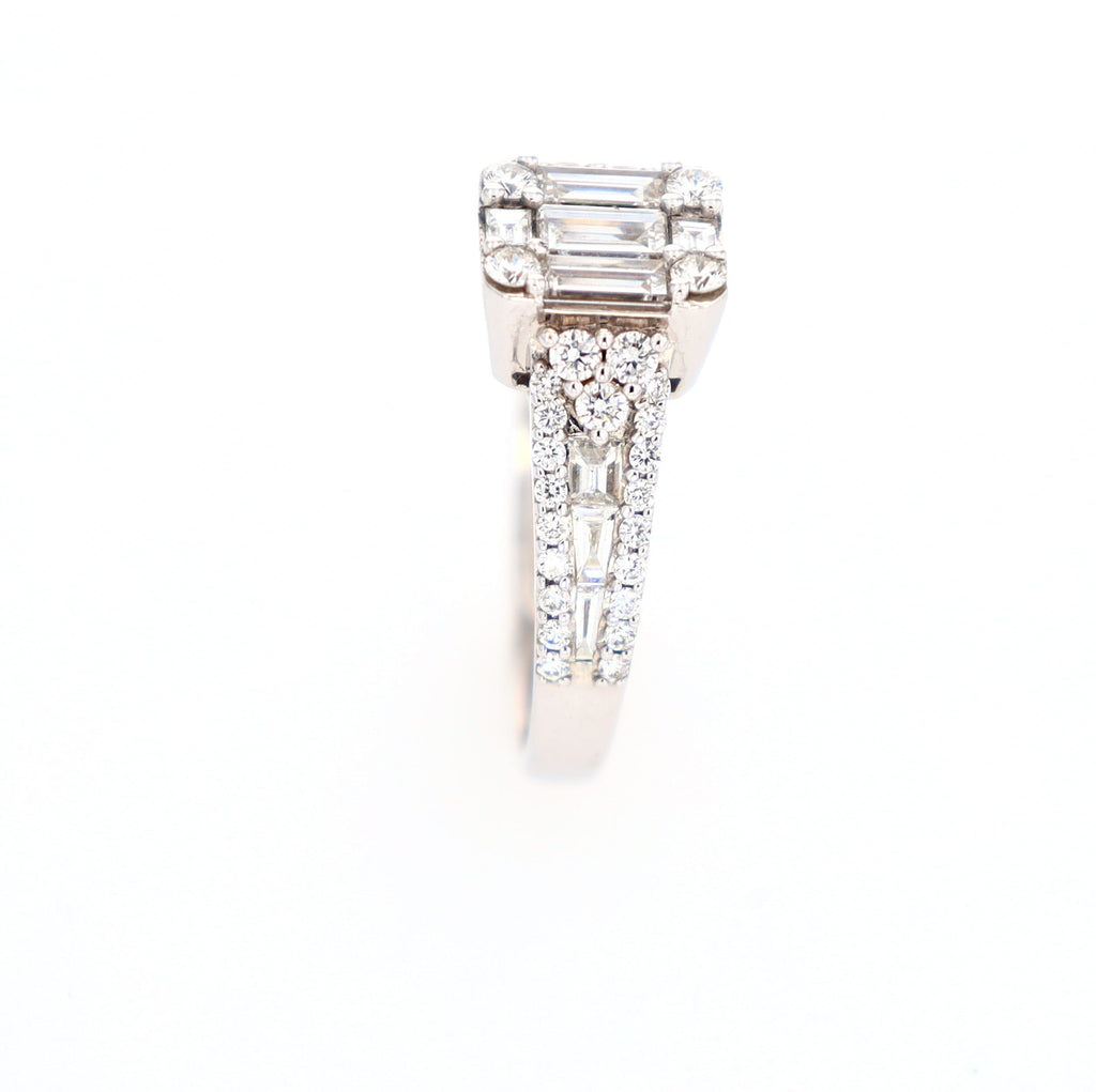 Baguette and Round Cashé Engagement Ring 18kt WG 5.1gr 1.51cttw SI-GHI RN000376