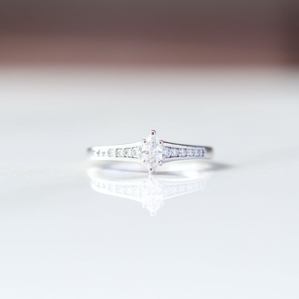Marquis Diamond Ring Cashé 14kt WG size 7 LAB VVS2 0.22ct RN00211