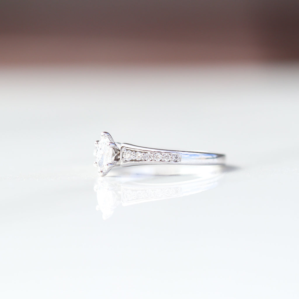 Marquis Diamond Ring Cashé 14kt WG size 7 LAB VVS2 0.22ct RN00211