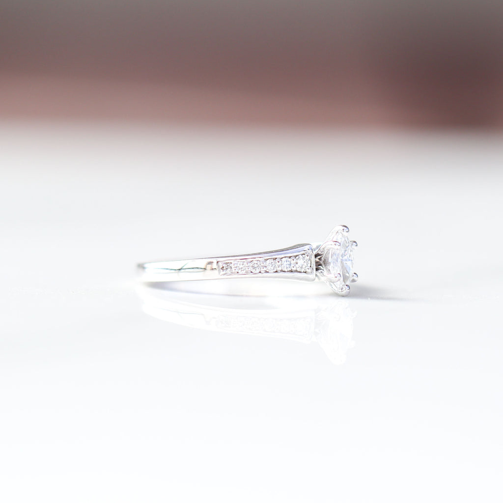 Marquis Diamond Ring Cashé 14kt WG size 7 LAB VVS2 0.22ct RN00211