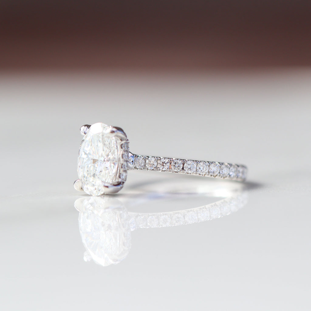 Engagement Ring Oval Center Diamond LAB 2.00ct VVS E 3EX 18KT WG 4.05GR NATURAL 0.75CTTW MELEE SI/VS/FG RN00146