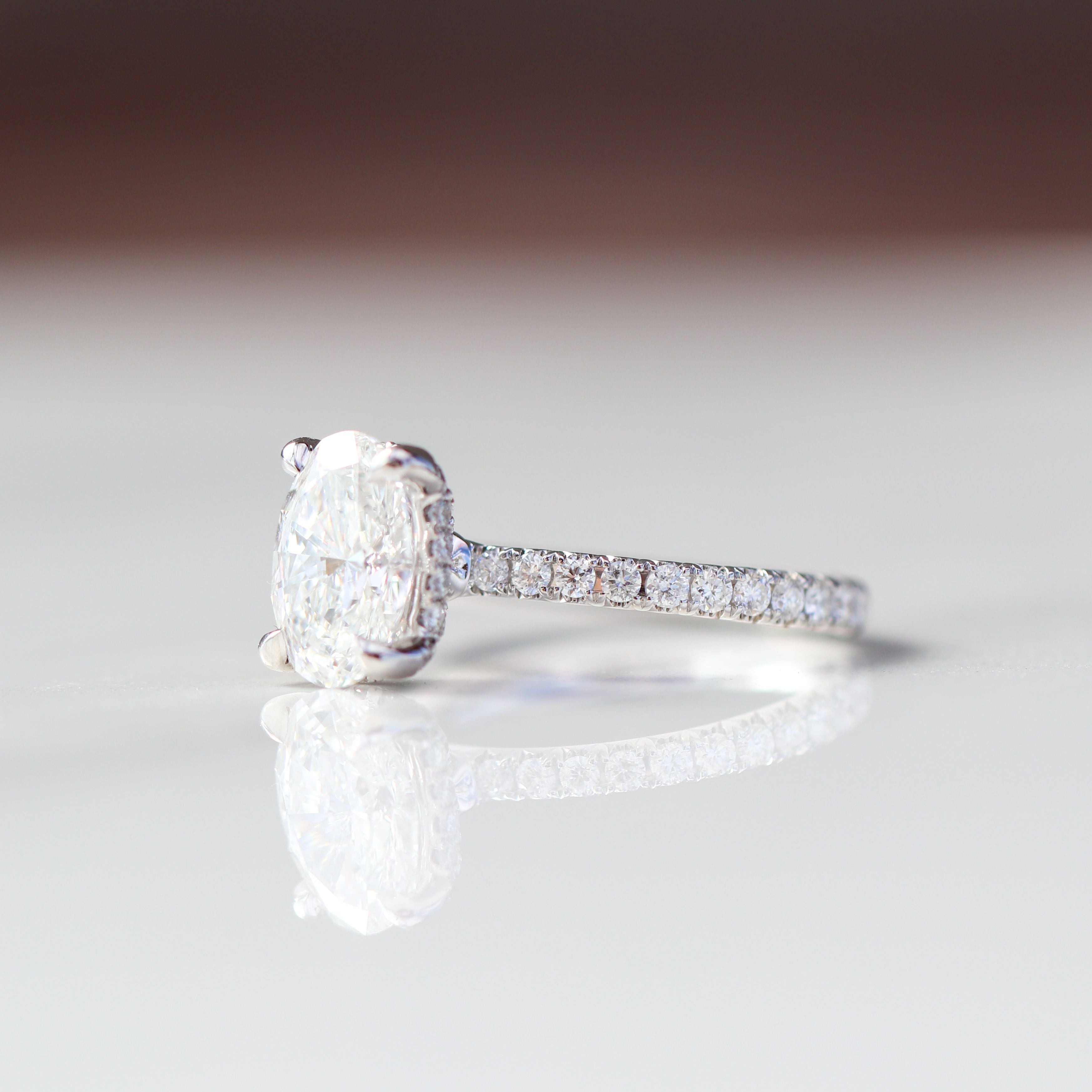 Engagement Ring Oval Center Diamond LAB 2.00ct VVS E 3EX 18KT WG 4.05GR NATURAL 0.75CTTW MELEE SI/VS/FG RN00146