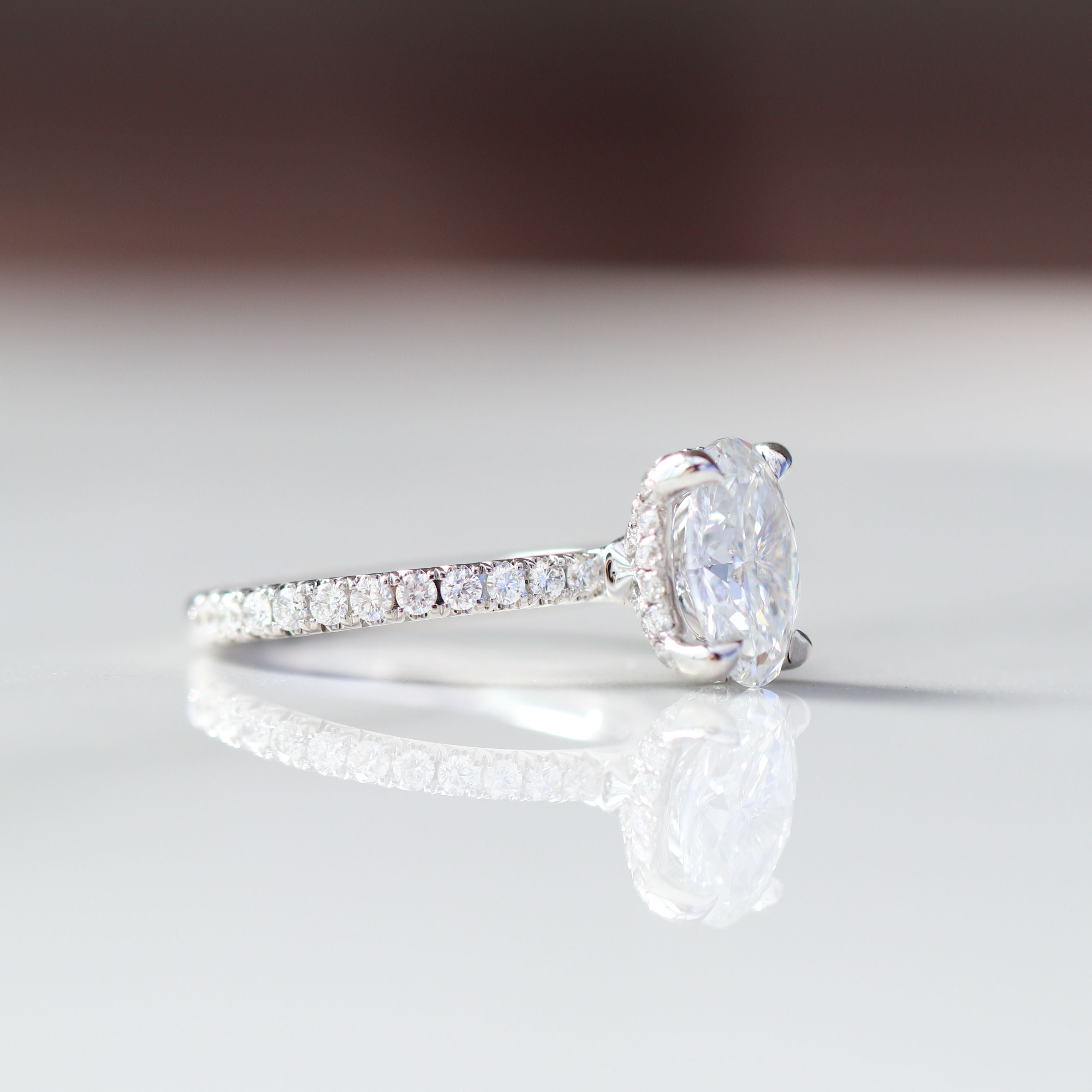 Engagement Ring Oval Center Diamond LAB 2.00ct VVS E 3EX 18KT WG 4.05GR NATURAL 0.75CTTW MELEE SI/VS/FG RN00146