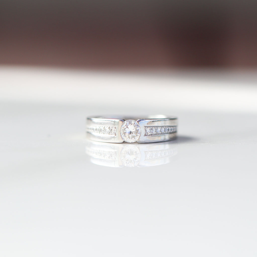 Platinum Diamond Ring 10.51gr 0.39cttw Size 5 RN00207C