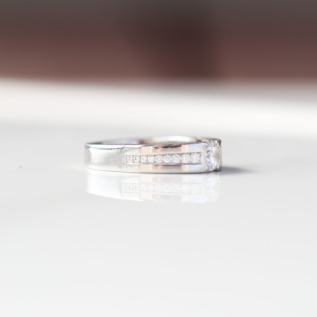 Platinum Diamond Ring 10.51gr 0.39cttw Size 5 RN00207C