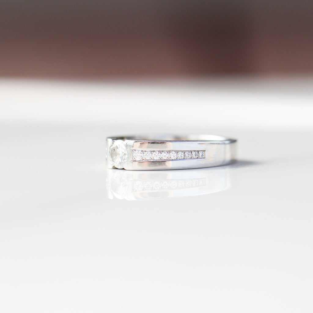 Platinum Diamond Ring 10.51gr 0.39cttw Size 5 RN00207C