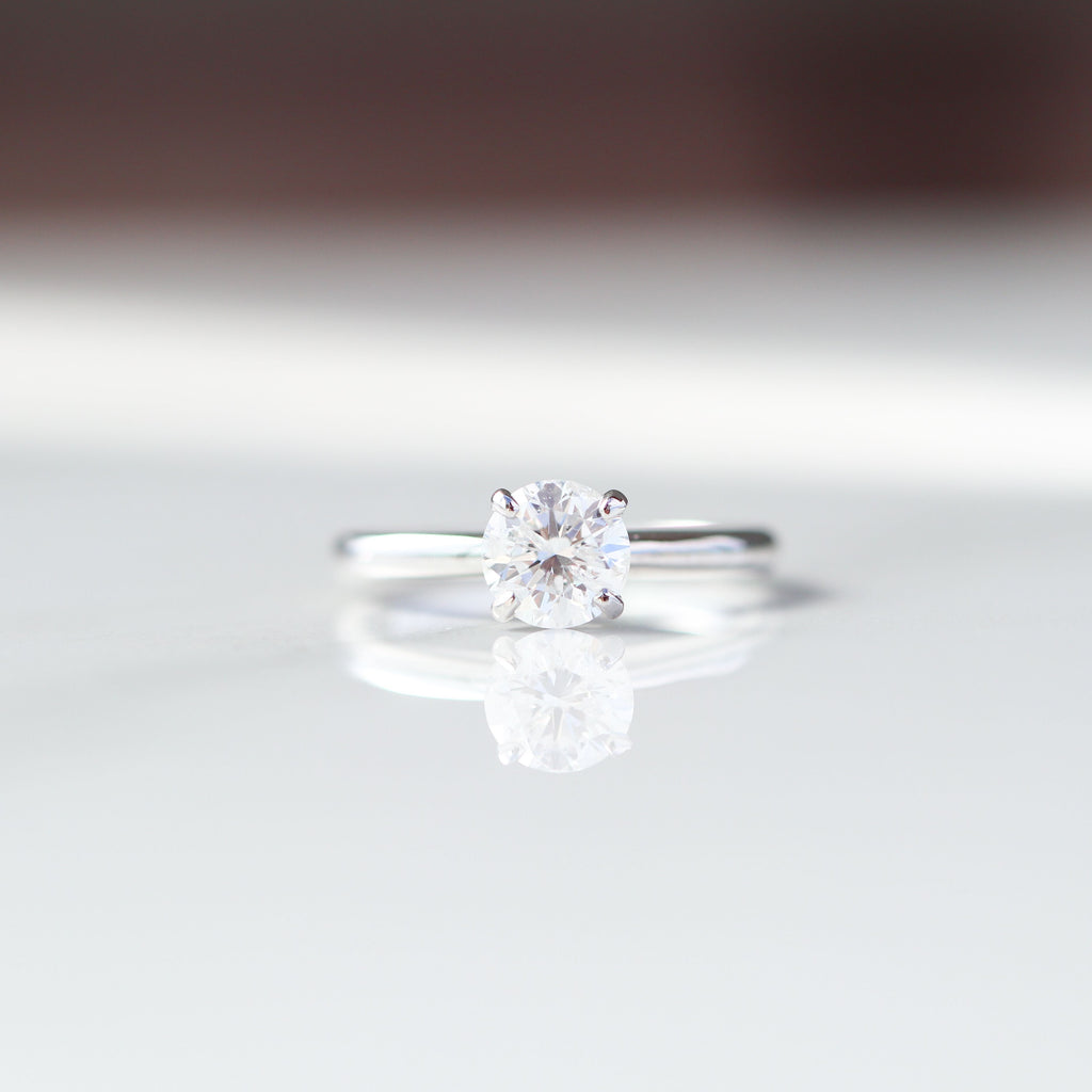 4 Prong Solitaire Cashé Engagement Ring 18kt WG 1.03cttw I1 G-I GCD00665-A Canadian Diamond 2.59gr Size 6 RN000443