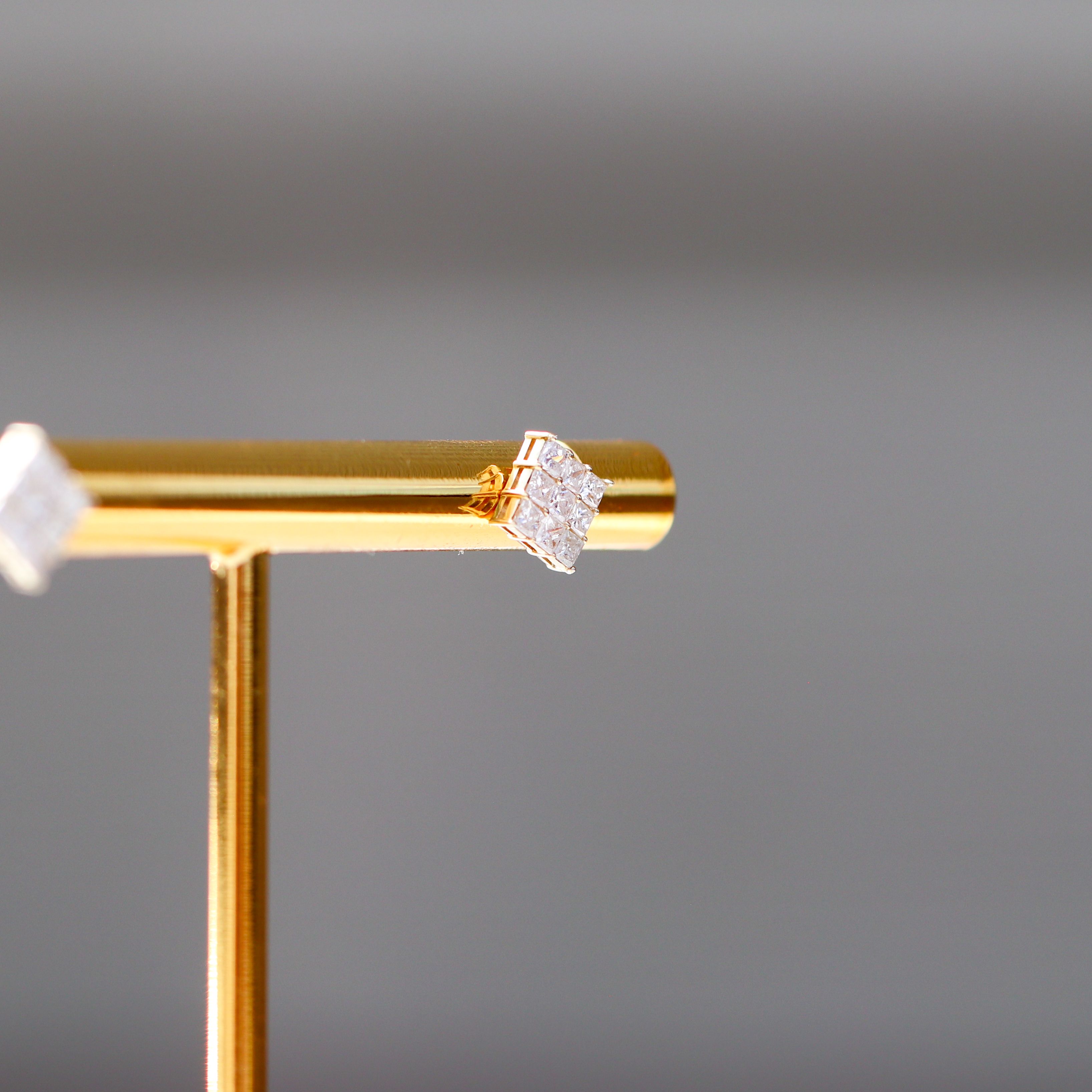 Square Cluster Diamond Earrings 14kt YG 1gr 0.64cttw Natural ER00199