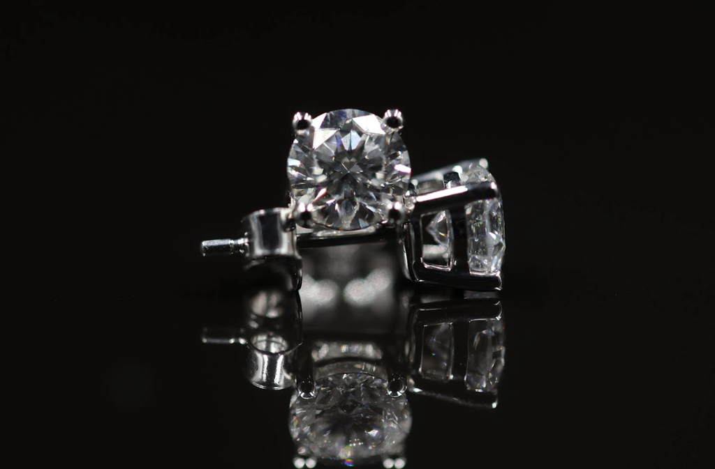Martini Diamond Studs 14kt WG 2.1gr 2.00cttw LAB VS E-F Color ER00203