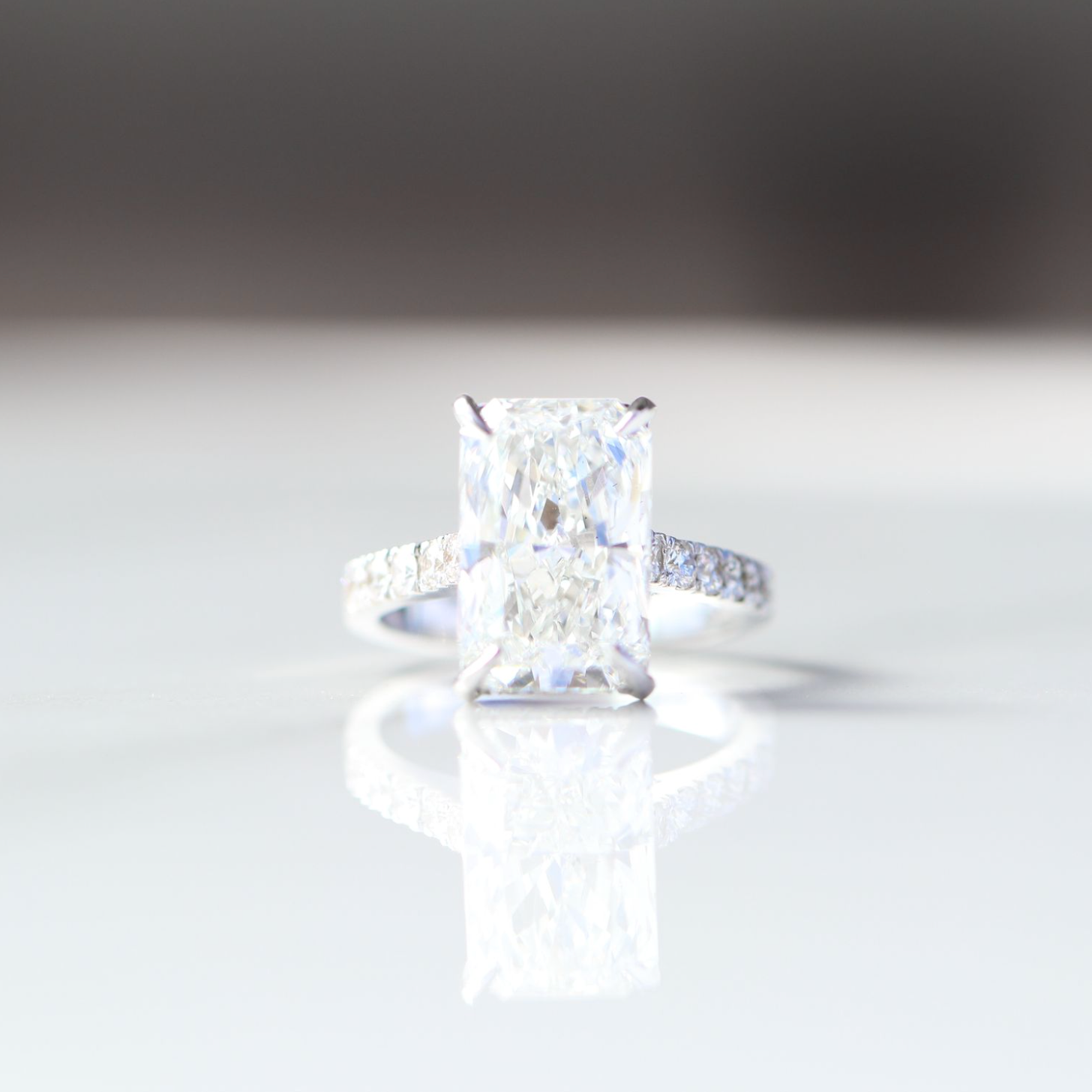 Cashé Brilliant Cut Diamond Engagement Ring 18kt WG 5.05cttw LAB VS 2 E Color RN00215